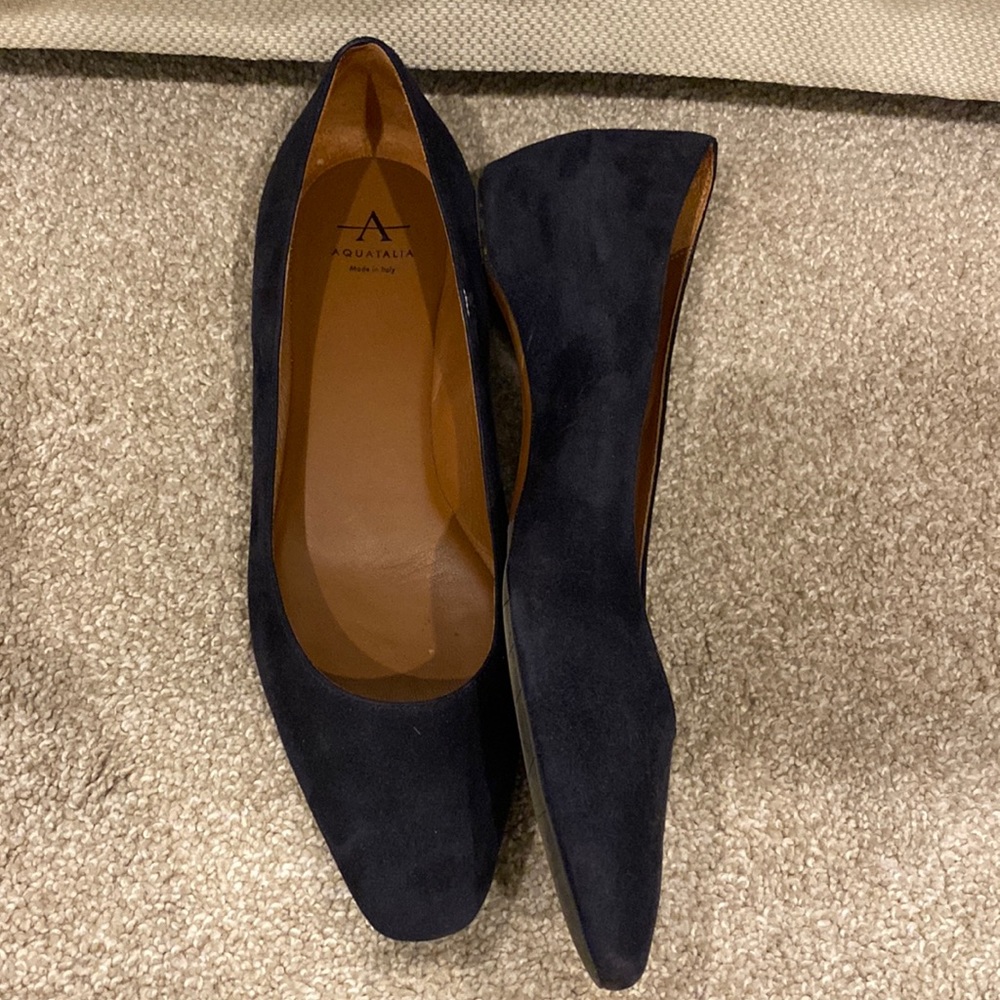 Navy blue suede Aquatalia flats. Size 7.5.